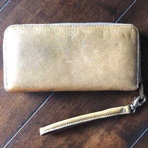 Fossil Sydney Zip Clutch Fatigue